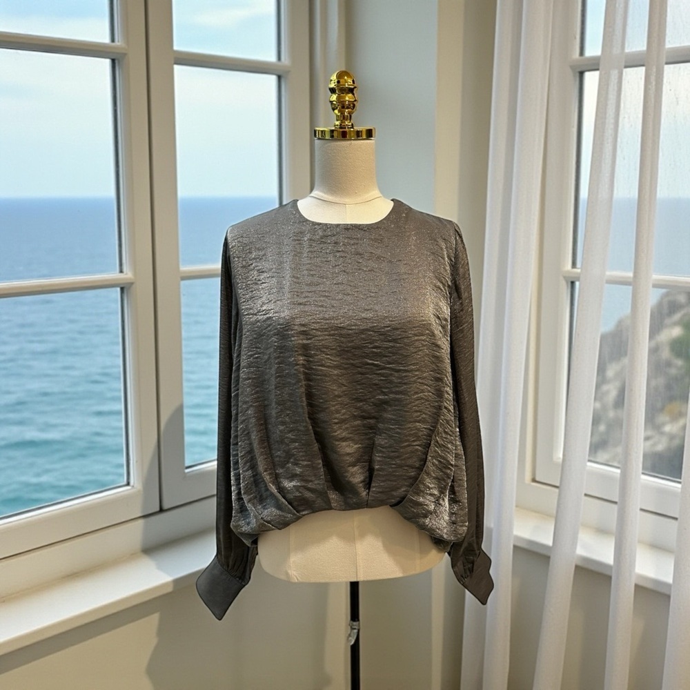 Fifteen Twenty Silver Metallic Blouse Long Sleeve Keyhole Back Sz M Holiday Top
